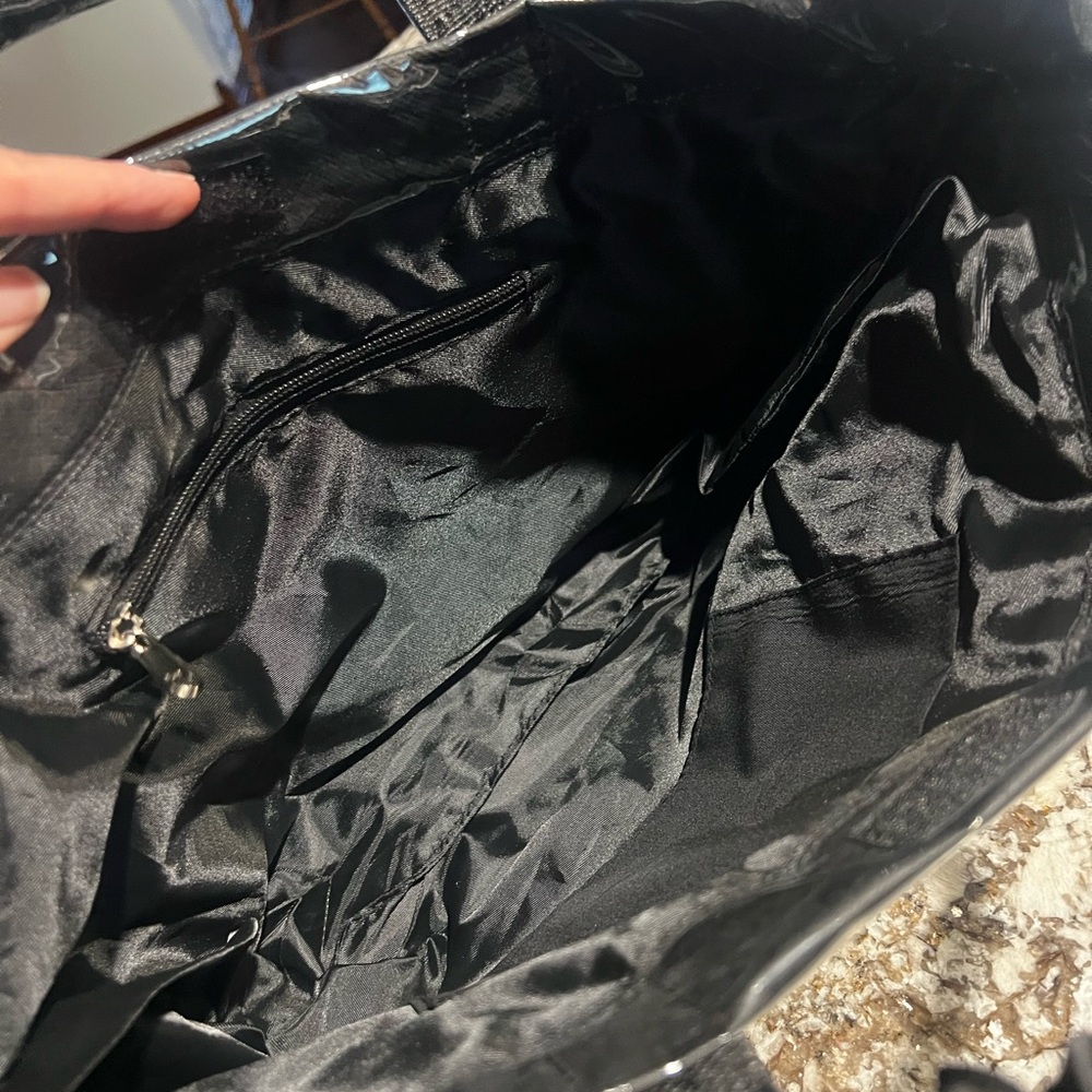 TOTE BAG Black Glossy Patent Tote Bag with Bandana Accent NWOT - Picture 8 of 8